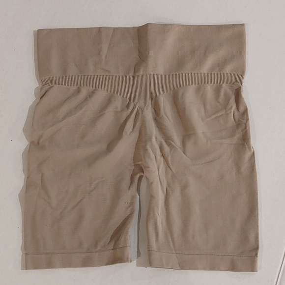 Kali & Wins Shapewear - Picture 1 of 2